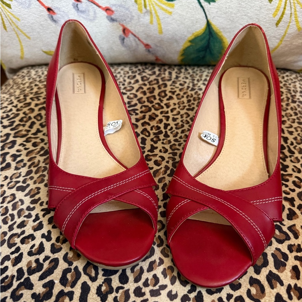 Vintage Merona Red Peep-Toe Women’s Wedge Heels - SZ 9